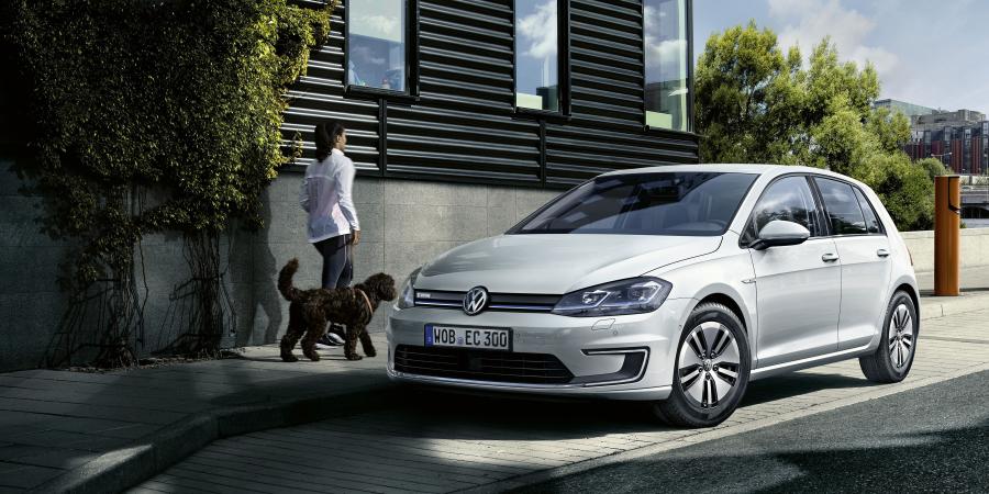  Volkswagen e-Golf 2017 года  (WW) (фото 11 из 49)